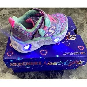 Sketchers Light-up shoes 💗